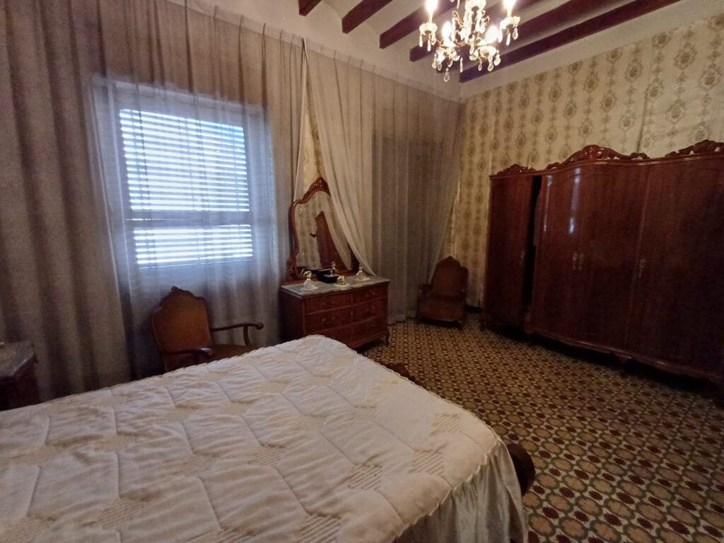 5 soverom Hus til salgs i Oliva - € 129 950 (Ref: 9156117)