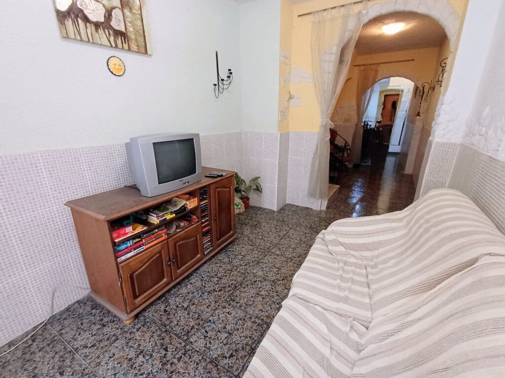 1 makuuhuone Omakotitalo myytävänä paikassa Oliva - 95 000 € (Ref: 9228663)