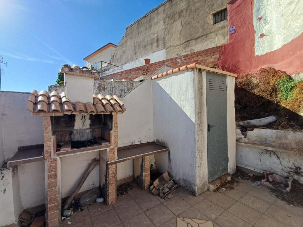 1 makuuhuone Omakotitalo myytävänä paikassa Oliva - 95 000 € (Ref: 9228663)