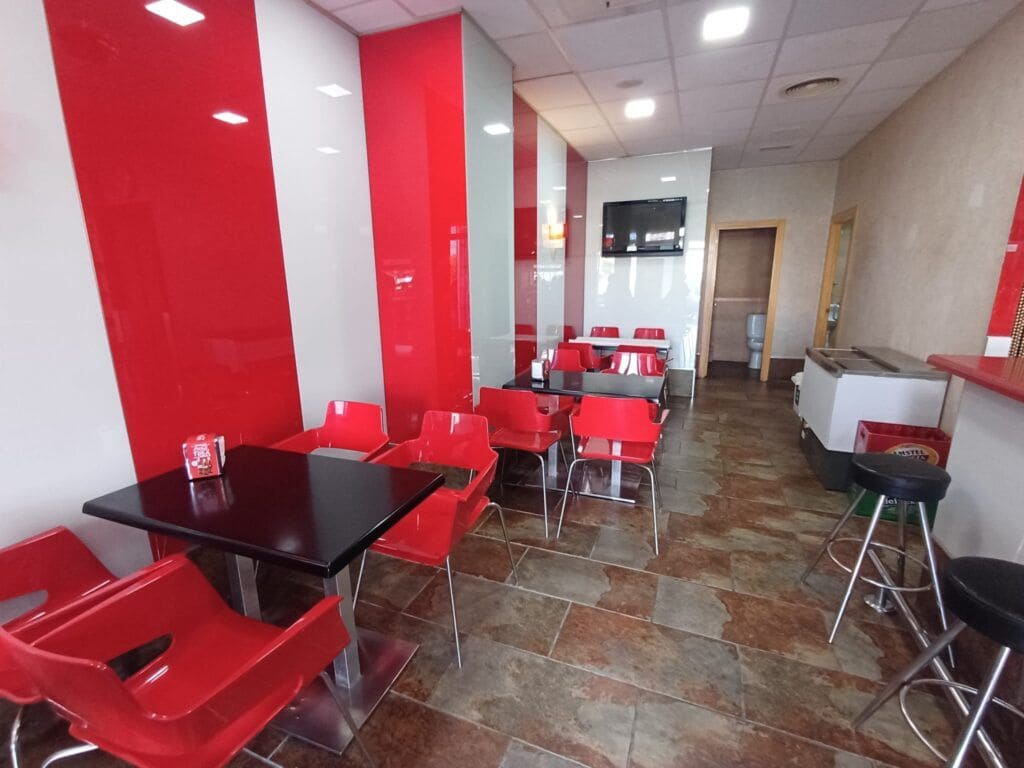 Commercial for sale in Oliva - € 179,000 (Ref: 9287693)