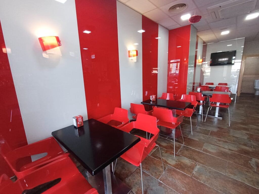 Commercial for sale in Oliva - € 179,000 (Ref: 9287693)