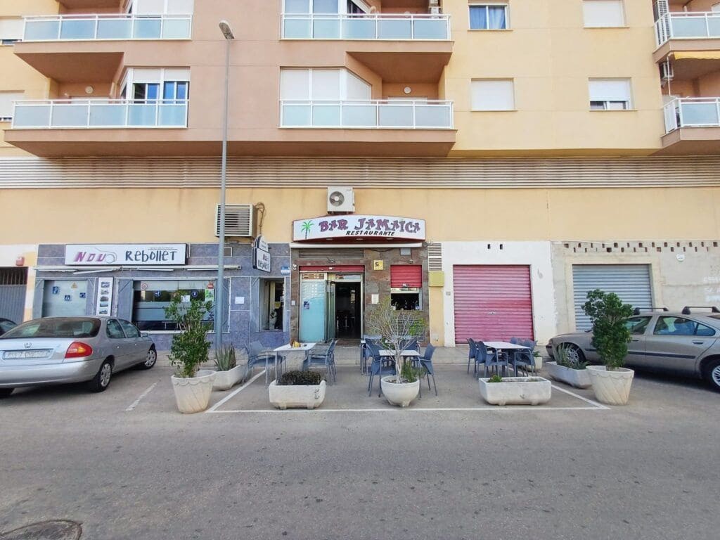 Commercial for sale in Oliva - € 179,000 (Ref: 9287693)