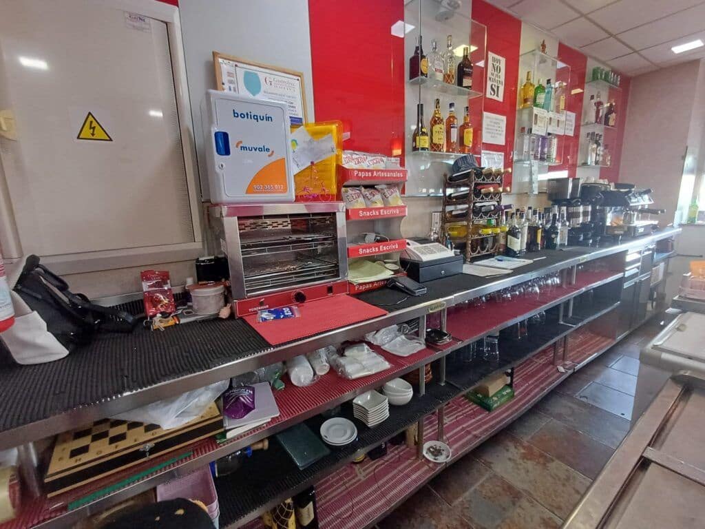 Commercial for sale in Oliva - € 179,000 (Ref: 9287693)