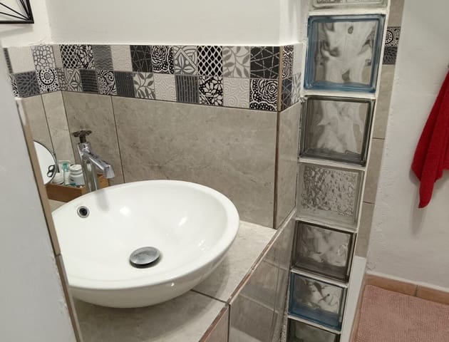 1 makuuhuone Omakotitalo myytävänä paikassa Oliva - 135 000 € (Ref: 9303373)