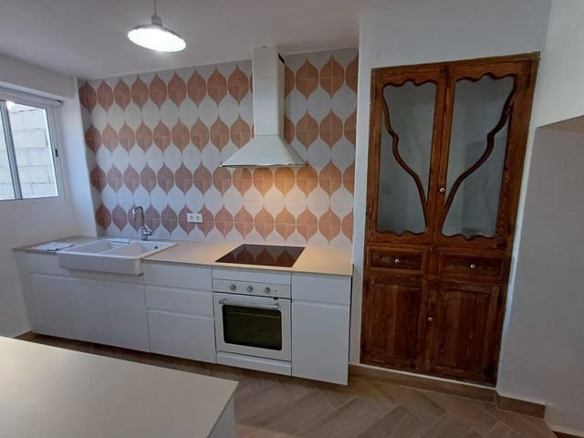 4 soverom Hus til salgs i Oliva - € 185 000 (Ref: 9375081)