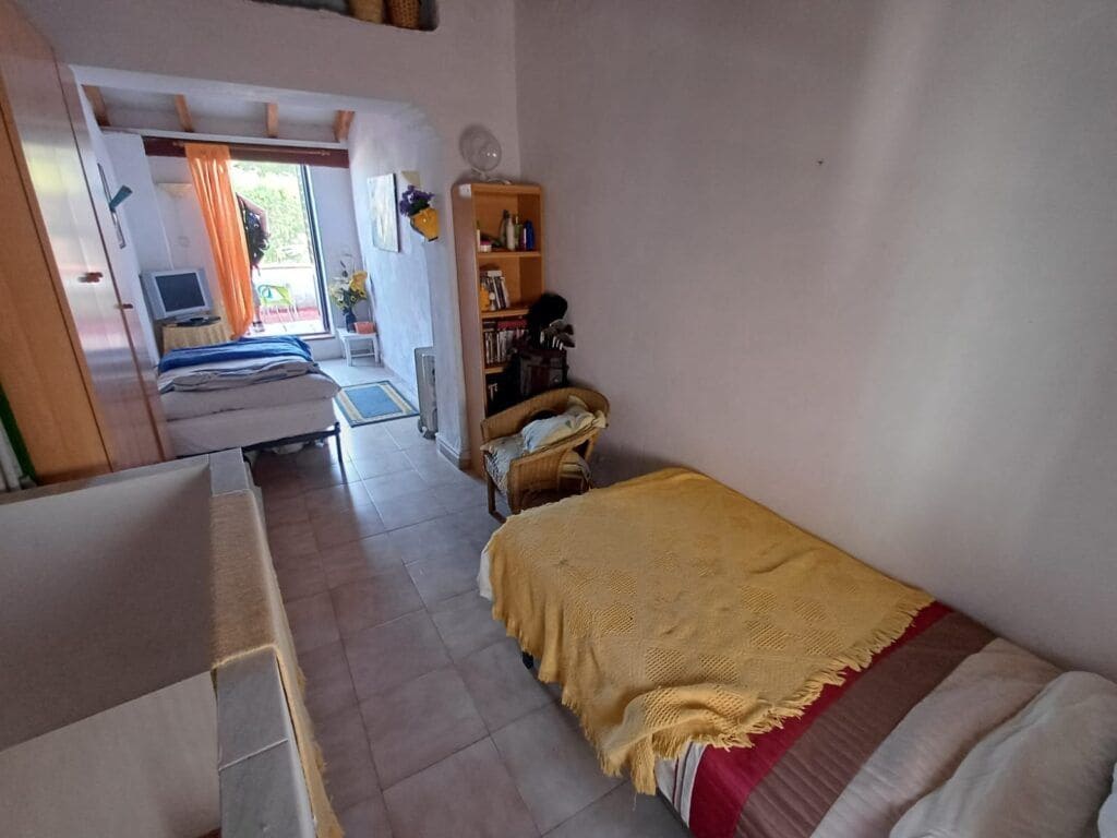 1 makuuhuone Omakotitalo myytävänä paikassa Oliva - 75 000 € (Ref: 9375084)