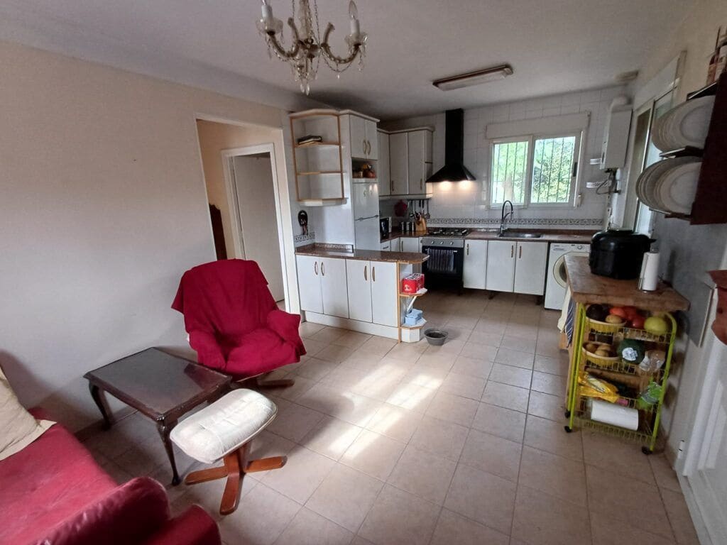 2 bedroom Villa for sale in Oliva with garage - € 199,000 (Ref: 9390406)