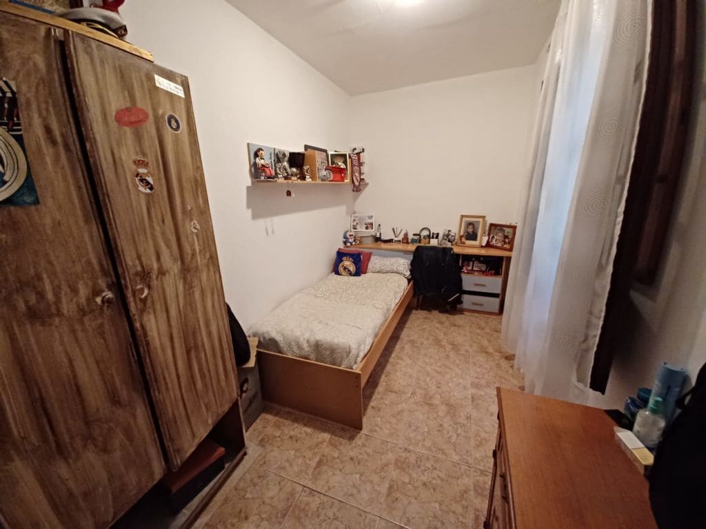 6 bedroom Townhouse for sale in Oliva - € 124,000 (Ref: 9390407)