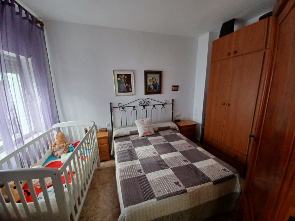 6 bedroom Townhouse for sale in Oliva - € 124,000 (Ref: 9390407)