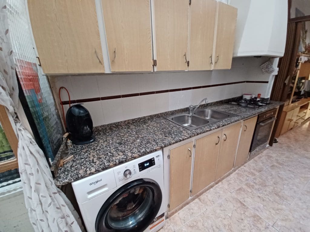 6 bedroom Townhouse for sale in Oliva - € 124,000 (Ref: 9390407)