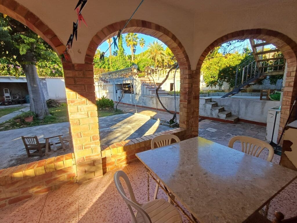 2 bedroom Villa for sale in Oliva with pool - € 250,000 (Ref: 9425698)