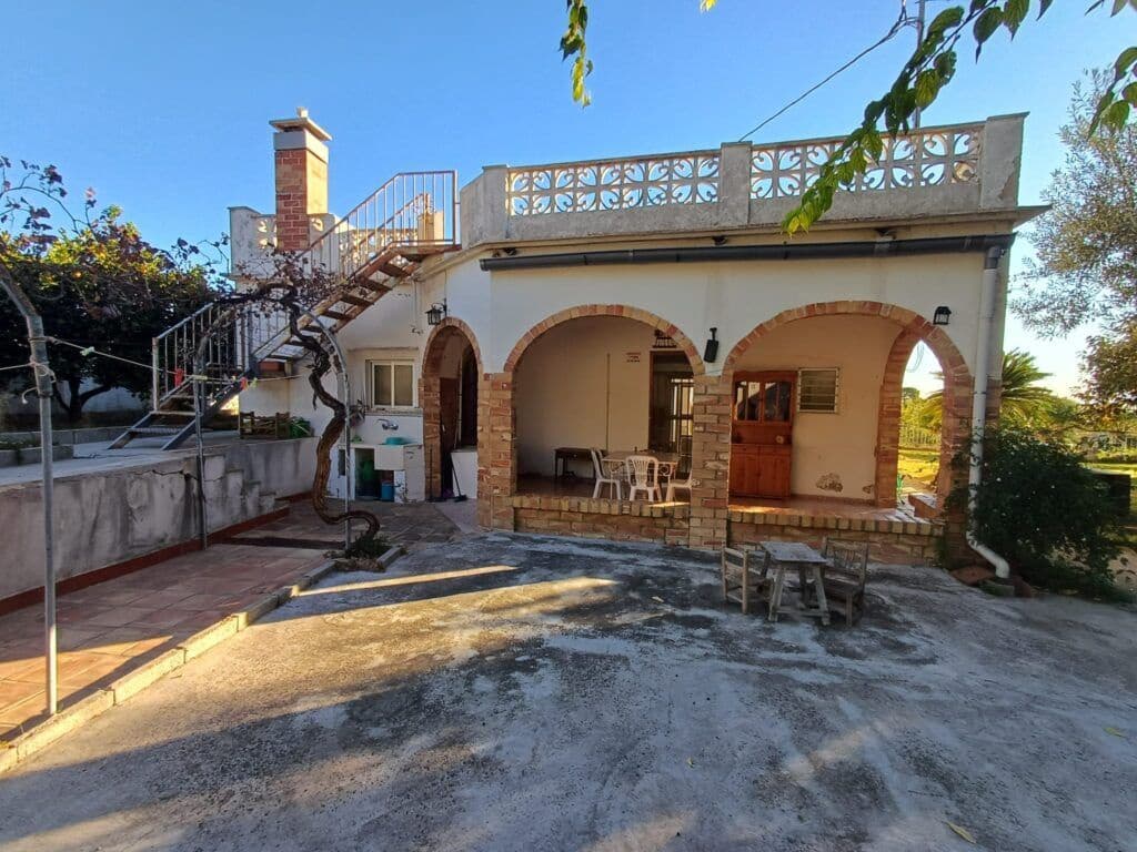 2 bedroom Villa for sale in Oliva with pool - € 250,000 (Ref: 9425698)