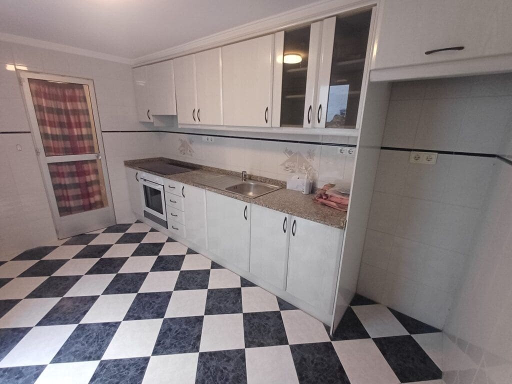 3 bedroom Townhouse for sale in Oliva - € 158,000 (Ref: 9425700)