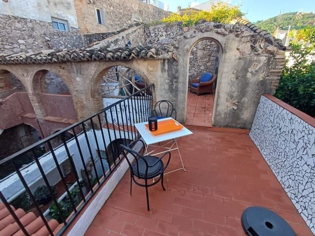 3 makuuhuone Omakotitalo myytävänä paikassa Oliva - 230 000 € (Ref: 9425701)