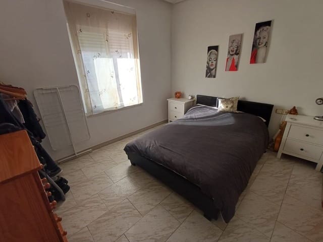 4 sovrum Hus till salu i Oliva med garage - 155 000 € (Ref: 9425703)