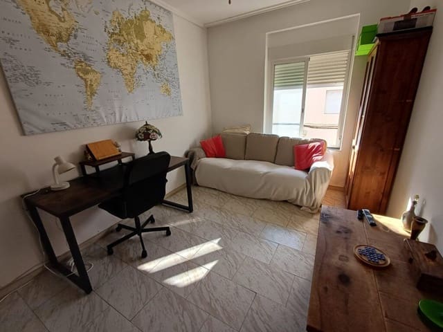 4 soveværelse Byhus til salg i Oliva med garage - € 135.000 (Ref: 9425703)