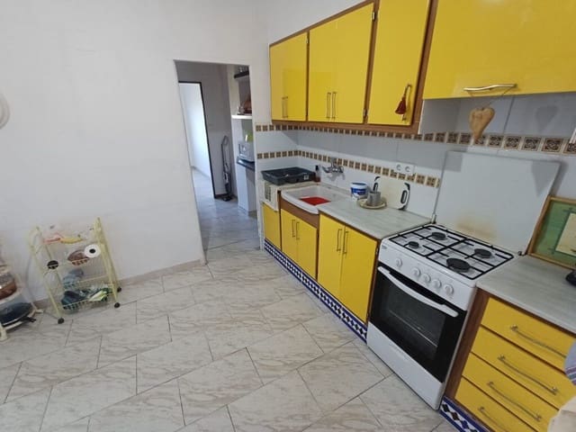 4 soveværelse Byhus til salg i Oliva med garage - € 135.000 (Ref: 9425703)