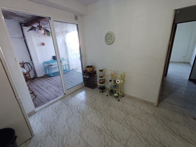 4 soveværelse Byhus til salg i Oliva med garage - € 135.000 (Ref: 9425703)