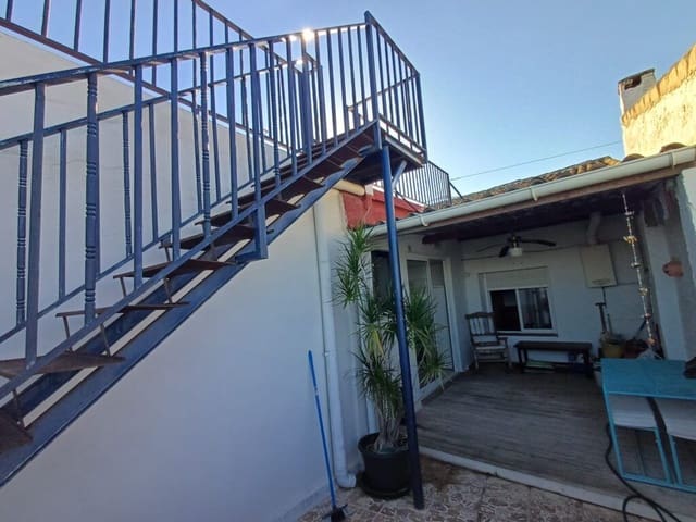 4 soveværelse Byhus til salg i Oliva med garage - € 135.000 (Ref: 9425703)