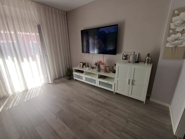 4 makuuhuone Omakotitalo myytävänä paikassa Oliva - 215 000 € (Ref: 9497045)