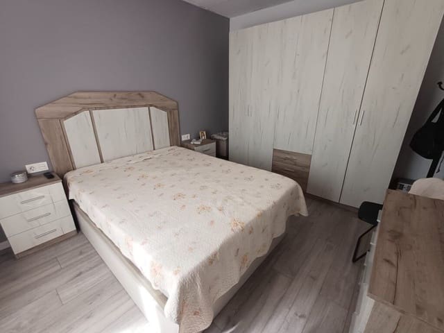 4 soveværelse Byhus til salg i Oliva - € 215.000 (Ref: 9497045)