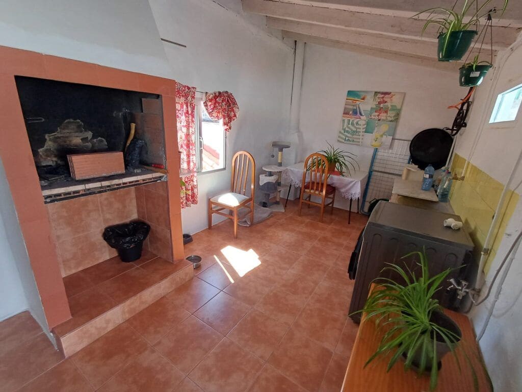 4 bedroom Townhouse for sale in Oliva - € 215,000 (Ref: 9497045)