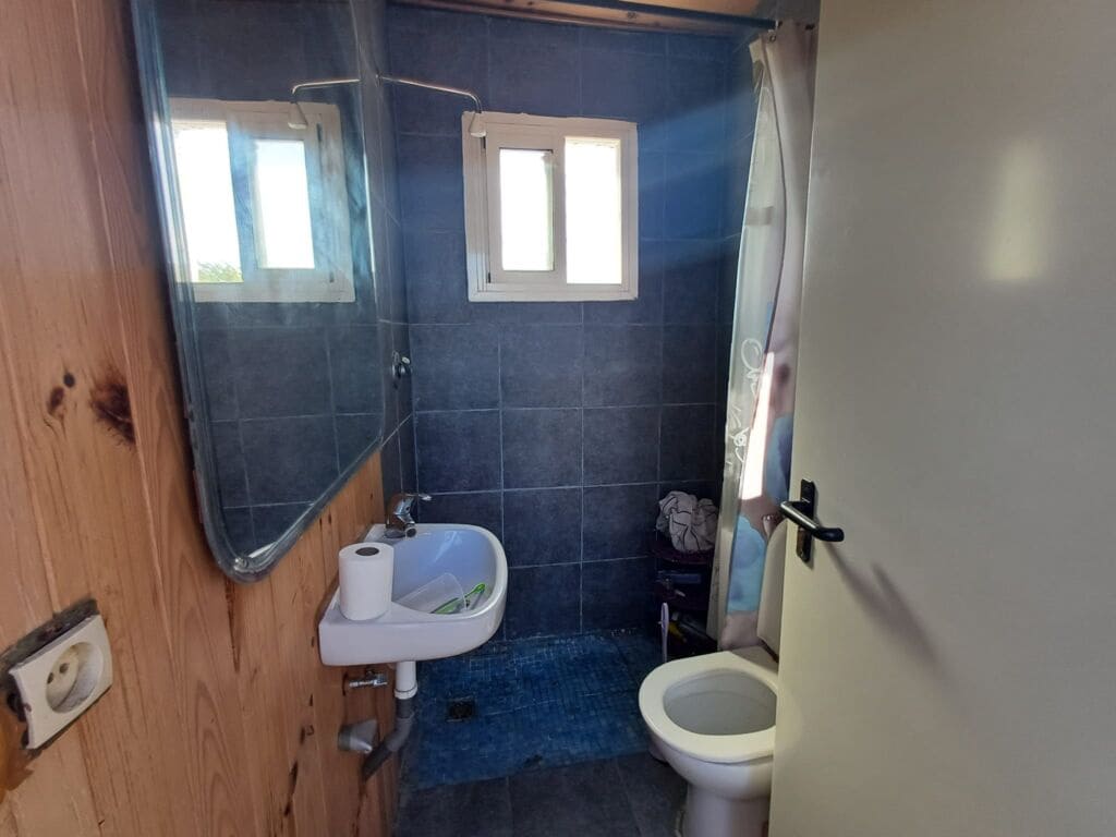 13 bedroom Commercial for sale in Oliva with pool garage - € 450,000 (Ref: 9497046)