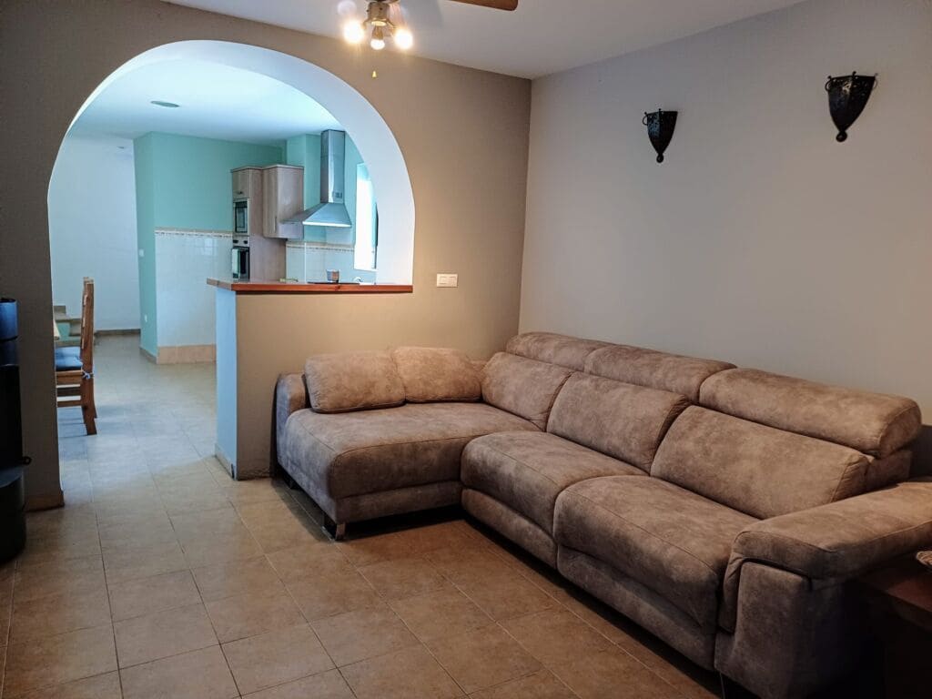 3 bedroom Townhouse for sale in Oliva - € 229,900 (Ref: 9497047)