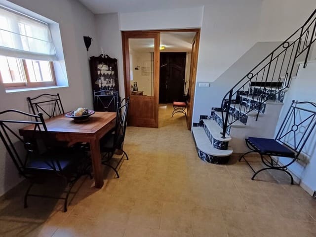 3 makuuhuone Omakotitalo myytävänä paikassa Oliva - 229 900 € (Ref: 9497047)