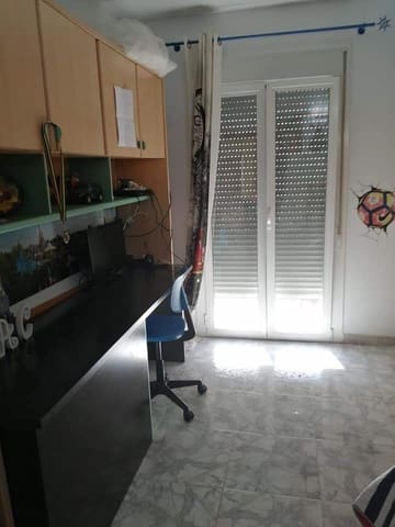 3 soverom Hus til salgs i Oliva med garasje - € 240 000 (Ref: 9497048)