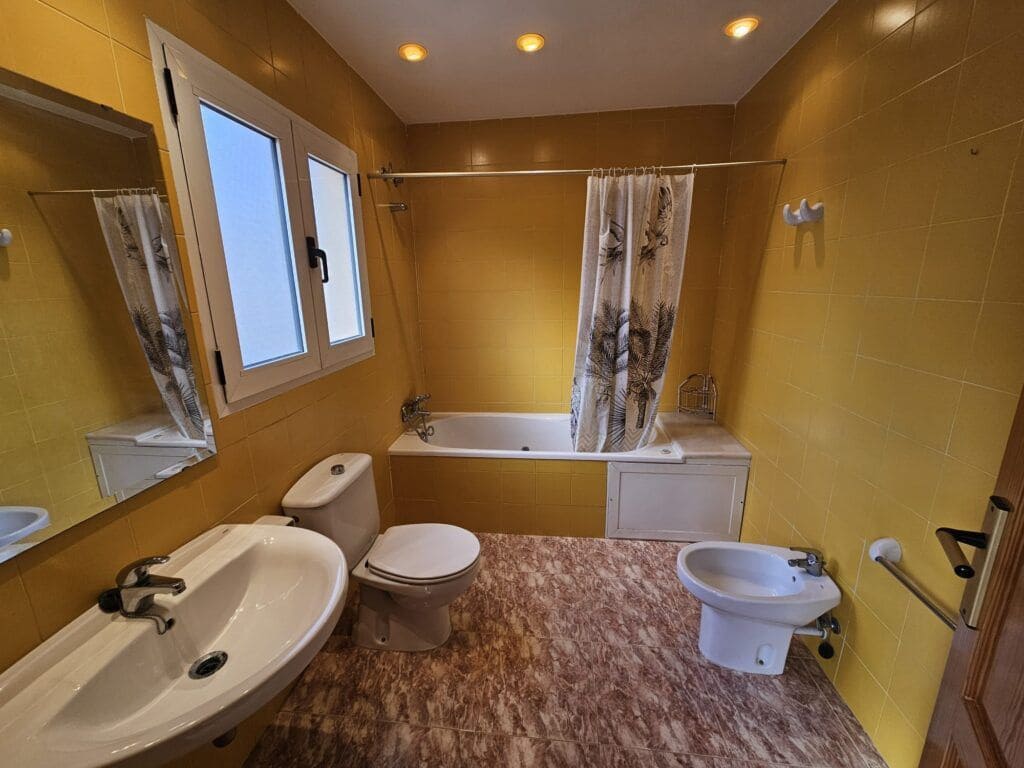 4 soveværelse Villa til salg i Oliva med garage - € 1.200.000 (Ref: 9535644)