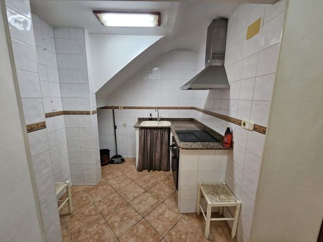 Casa de 3 habitaciones en Oliva en venta - 109.500 € (Ref: 9535646)