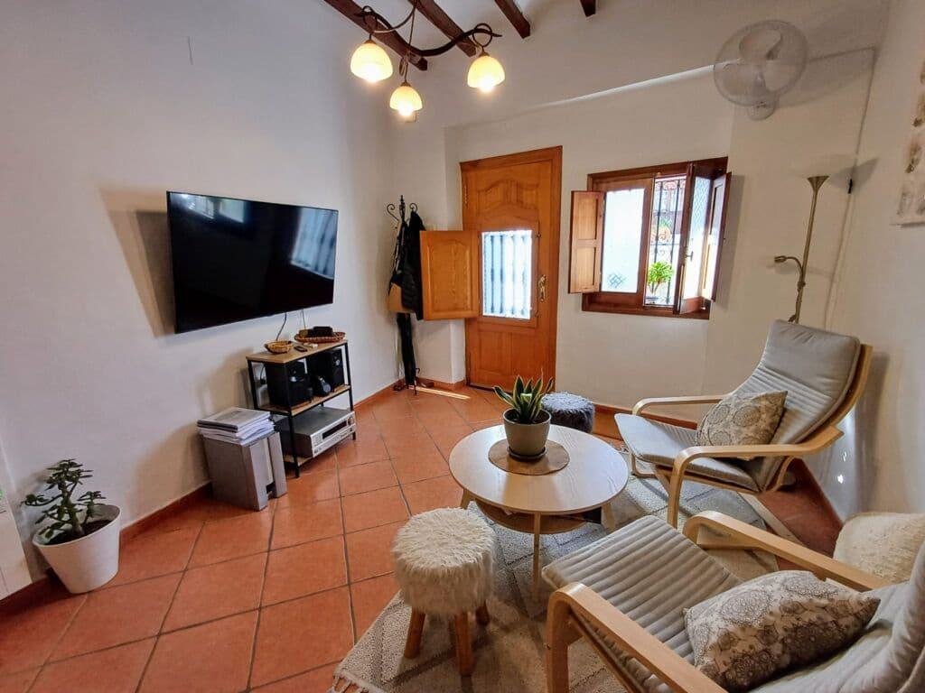 3 makuuhuone Omakotitalo myytävänä paikassa Oliva - 159 000 € (Ref: 9535647)