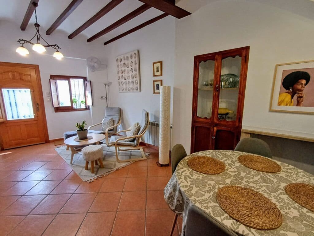 3 makuuhuone Omakotitalo myytävänä paikassa Oliva - 159 000 € (Ref: 9535647)