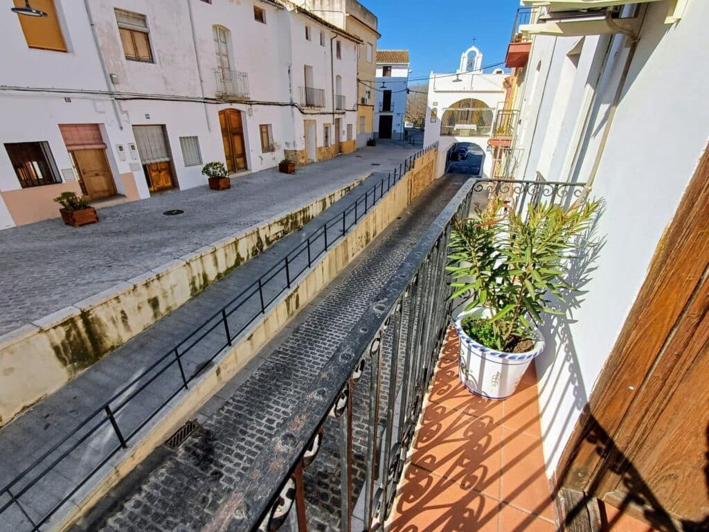 3 makuuhuone Omakotitalo myytävänä paikassa Oliva - 159 000 € (Ref: 9535647)