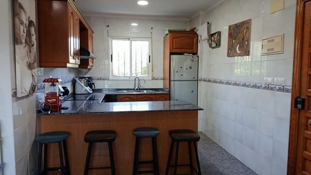 4 camera da letto Villa in vendita in Oliva con garage - 315.000 € (Rif: 9555582)
