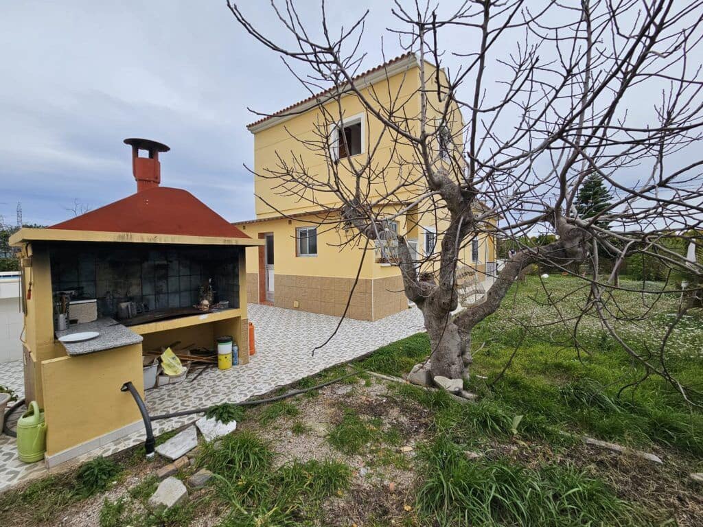 4 chambre Villa/Maison à vendre à Oliva avec garage - 315 000 € (Ref: 9555582)