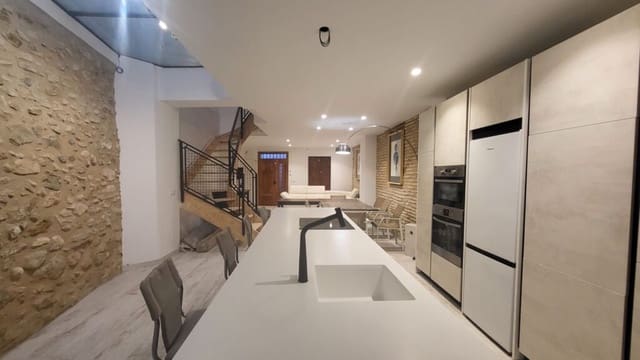 3 bedroom Townhouse for sale in Oliva - € 270,000 (Ref: 9726495)