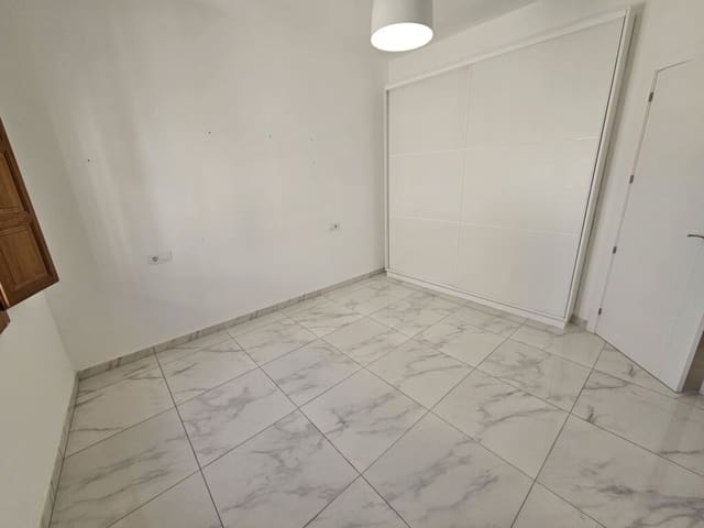 3 bedroom Apartment for sale in Oliva with garage - € 149,950 (Ref: 9744114)