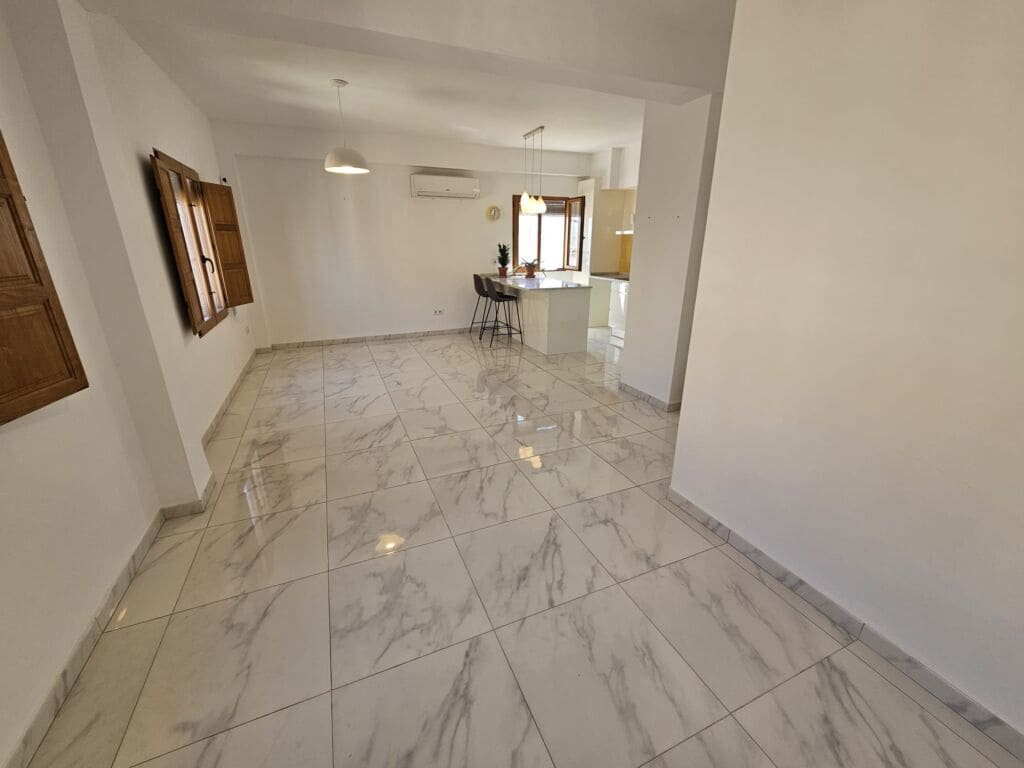 3 bedroom Apartment for sale in Oliva with garage - € 149,950 (Ref: 9744114)