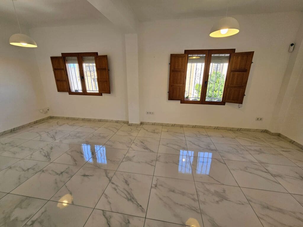 3 bedroom Apartment for sale in Oliva with garage - € 149,950 (Ref: 9744114)