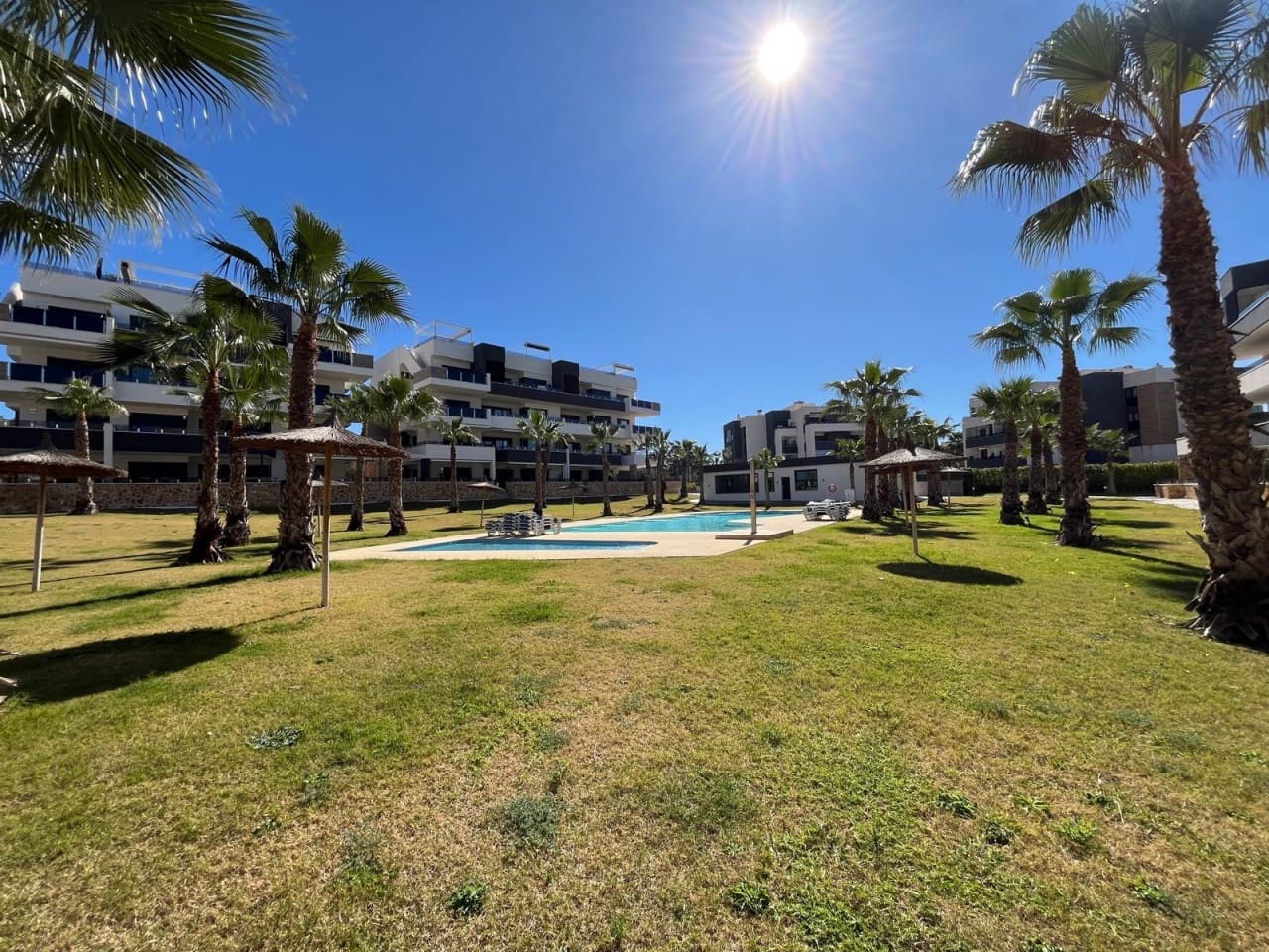 Apartamento de 2 habitaciones en Los Altos en venta con piscina garaje - 295.000 € (Ref: 10009301)