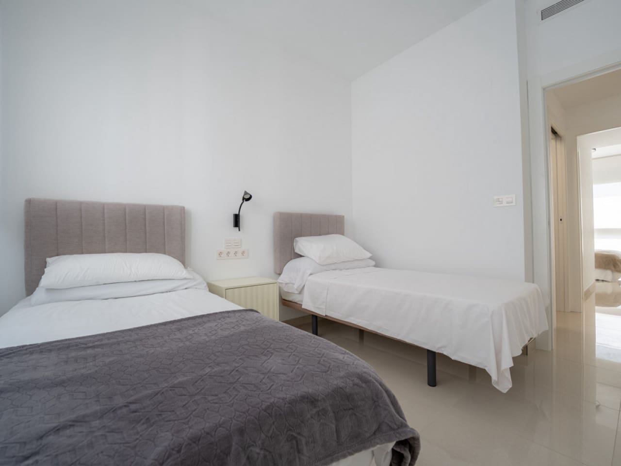 2 slaapkamer Rijtjeshuis te koop in Torrevieja met zwembad garage - € 345.000 (Ref: 10021174)