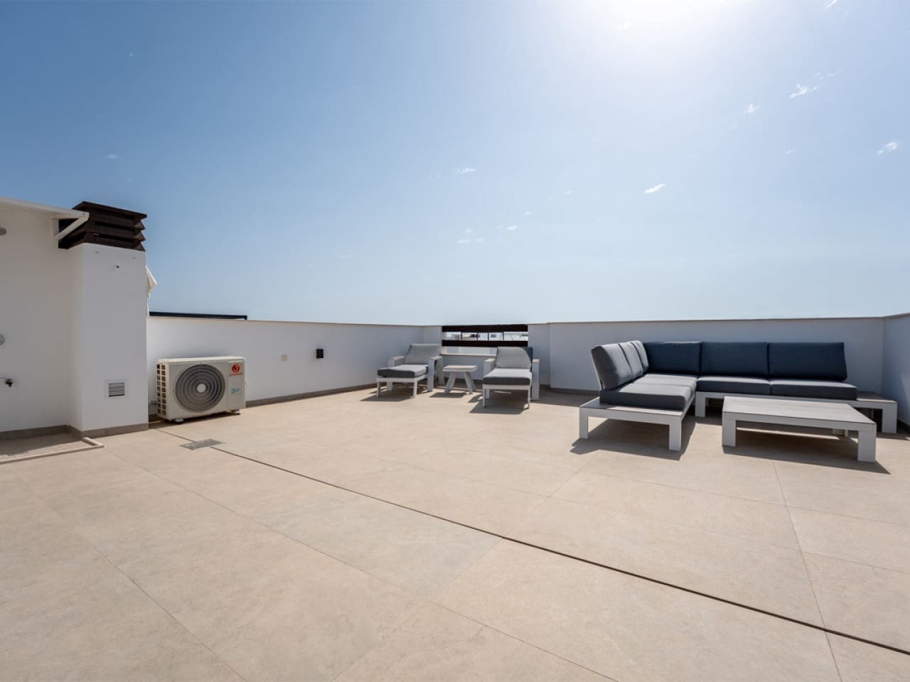 2 slaapkamer Rijtjeshuis te koop in Torrevieja met zwembad garage - € 345.000 (Ref: 10021174)
