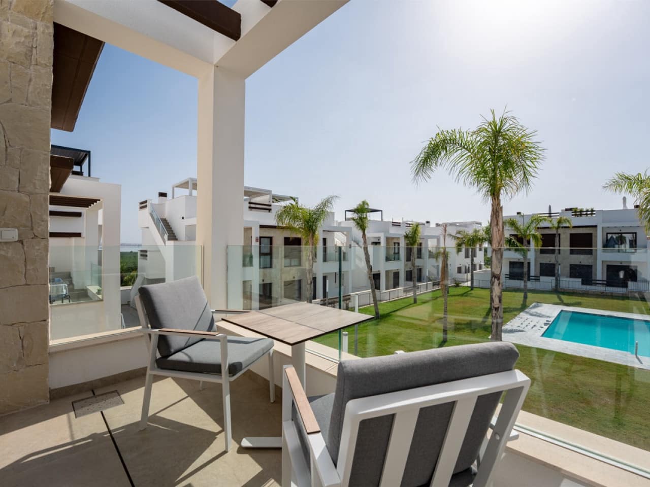 2 slaapkamer Rijtjeshuis te koop in Torrevieja met zwembad garage - € 345.000 (Ref: 10021174)