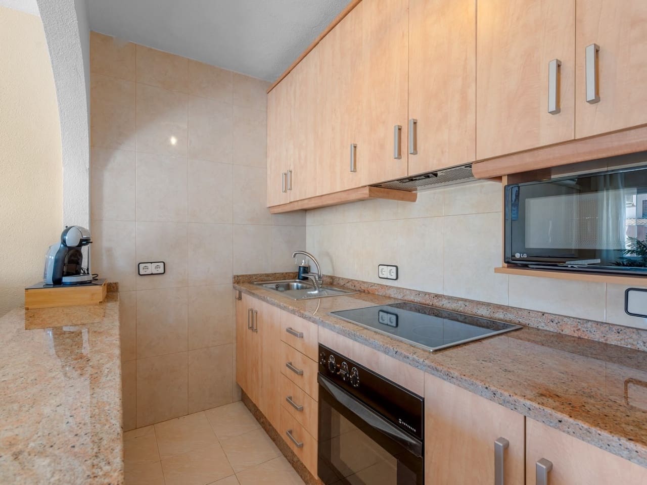 2 slaapkamer Rijtjeshuis te koop in Torrevieja met zwembad - € 178.995 (Ref: 10032384)