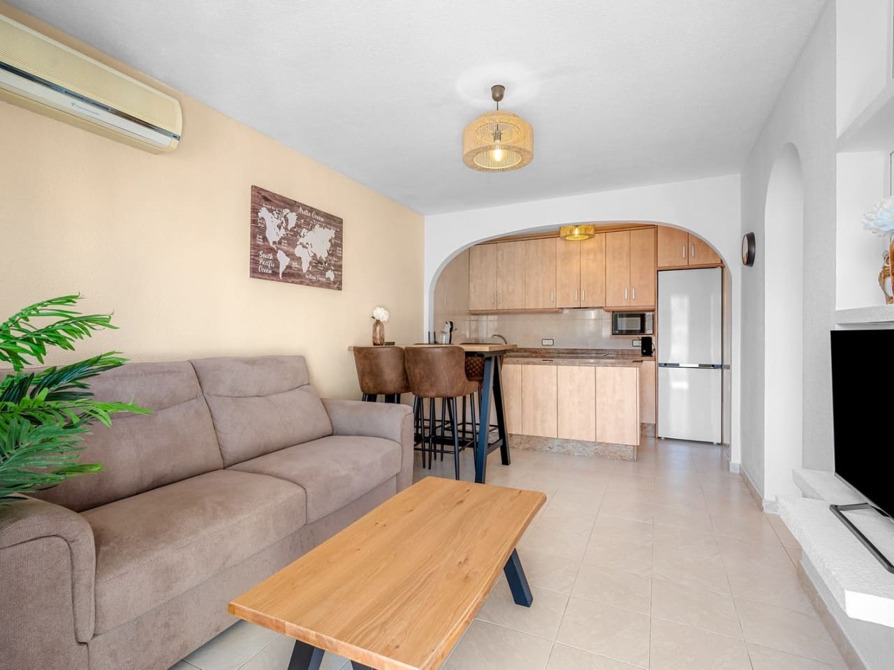 2 slaapkamer Rijtjeshuis te koop in Torrevieja met zwembad - € 178.995 (Ref: 10032384)
