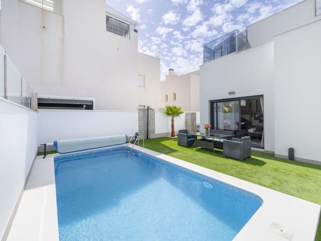 5 makuuhuone Huvila myytävänä paikassa Aguas Nuevas, Torrevieja mukana uima-altaan - 559 000 € (Ref: 10045291)