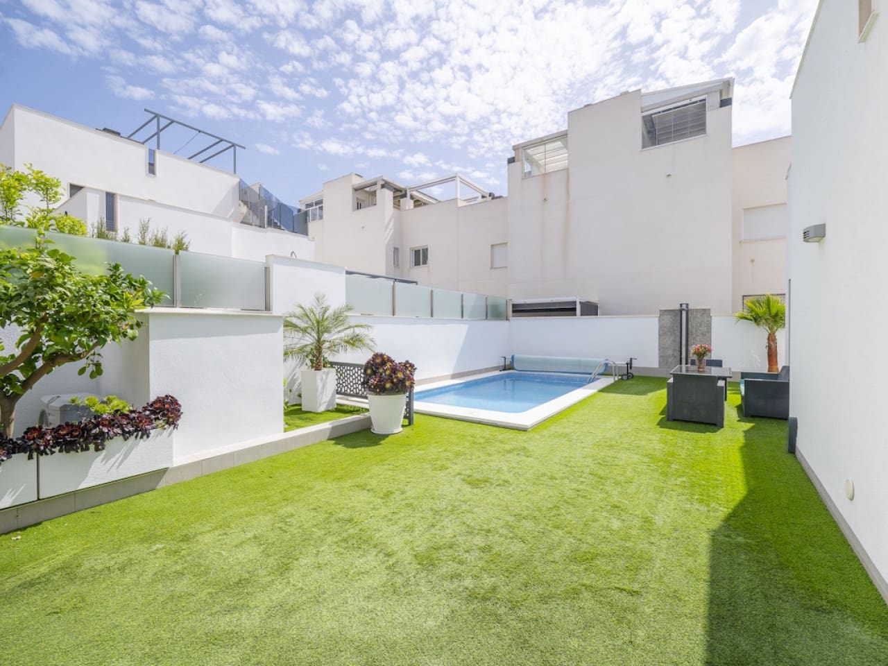Chalet de 5 habitaciones en Aguas Nuevas en venta con piscina - 559.000 € (Ref: 10045291)