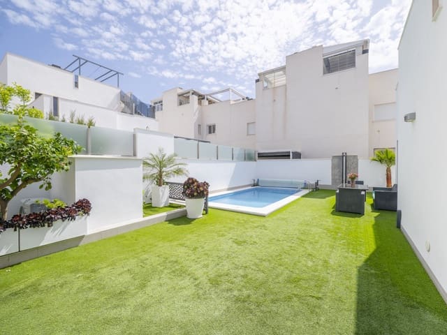 5 makuuhuone Huvila myytävänä paikassa Aguas Nuevas, Torrevieja mukana uima-altaan - 559 000 € (Ref: 10045291)